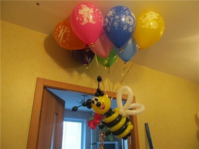 Пчелка с шариками